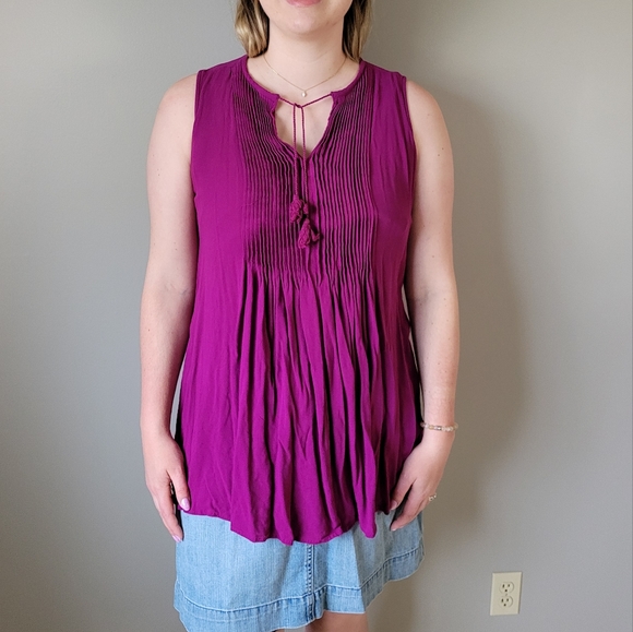 Old navy magenta pleated front tunic - Picture 6 of 7